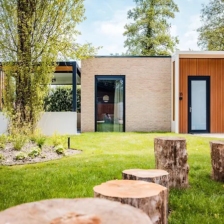 Hébergement de vacances In Veluwe With Peaceful Surroundings, Cleaning Included Voorthuizen